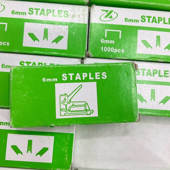 10,000 Staples, Standard 1/4 Inch Length AND 9,000 Staples, 8mm Length - Picture 3 of 5
